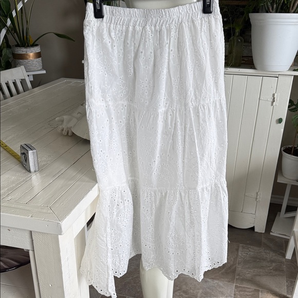 Suzy Shier Dresses & Skirts - Suzy Shier White Eyelet Tiered Maxi Skirt XS NWOT